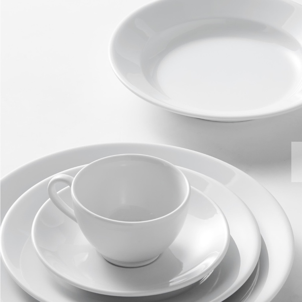 Dinnerware Set for 8